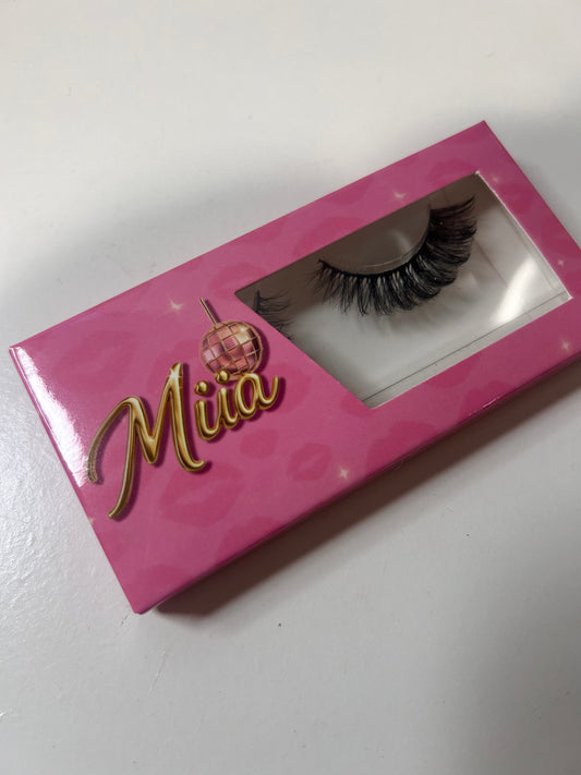 THE MIA LASH